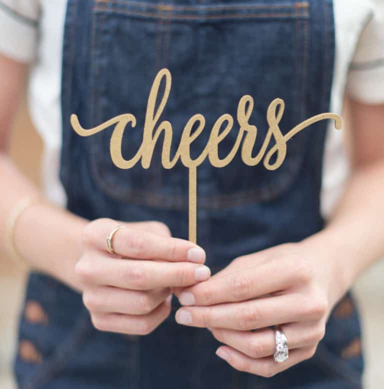 10 Financial Resolutions for the New Year (With Ideas & Examples)